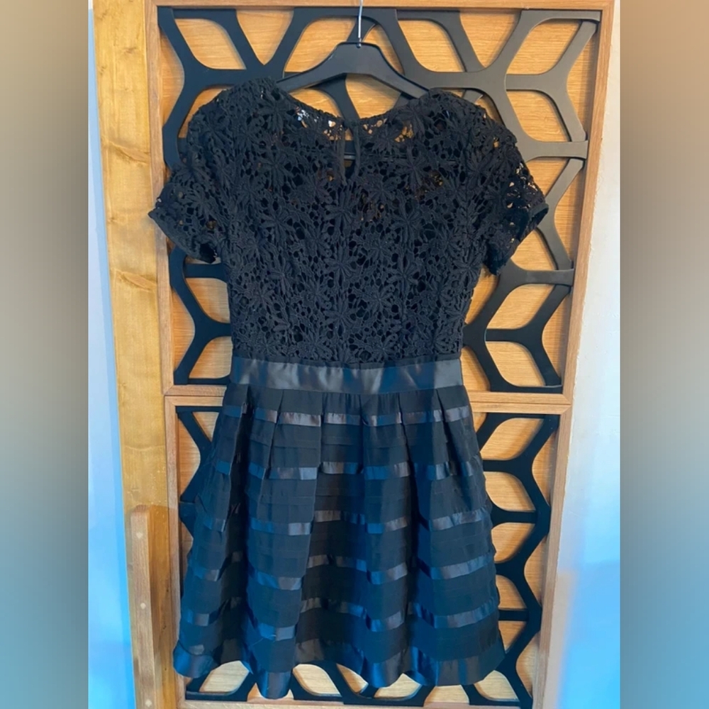 Elegant Black Lace Dress